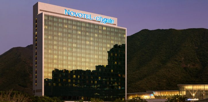 7-novotel_exterior_night-2