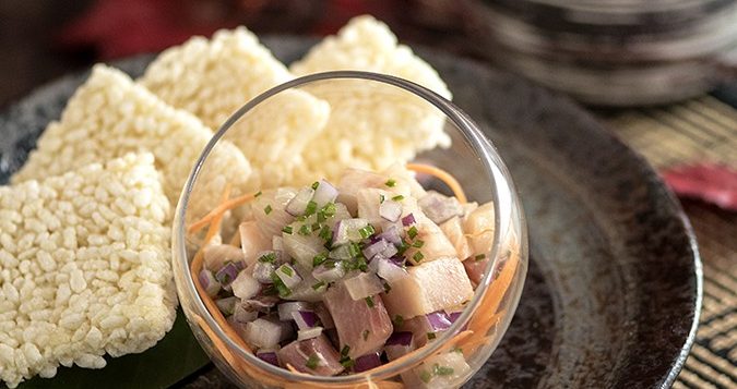 hamachi-tartare-with-crispy-rice-crackers-2